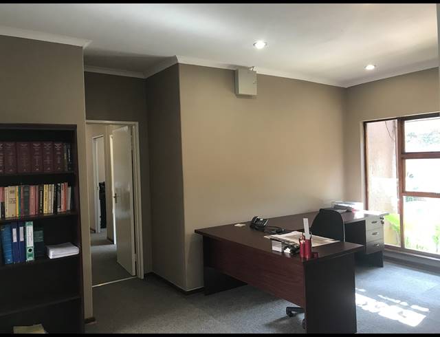 380M² BUILDING FOR SALE IN LONEHILL